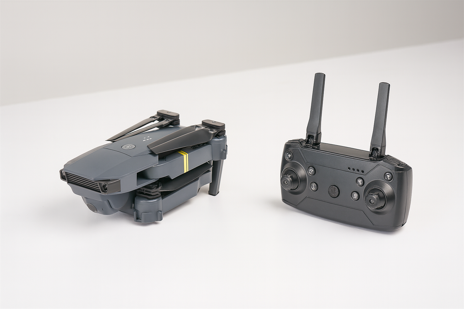 Drone plegado con control remoto